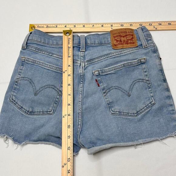 Levi’s Women’s Size 27 Shorts - Picture 3 of 4